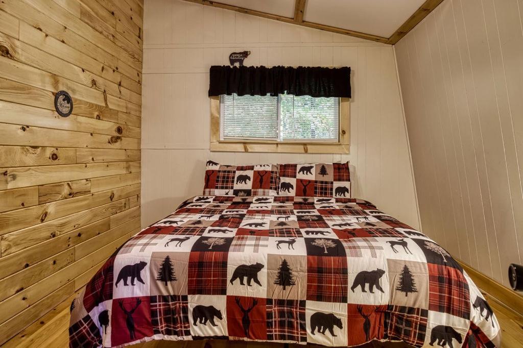 Four Bears Den, Hot Tub, 1089 Of Free Attraction Tickets For Each Paid Day, Dollywood And More ガトリンバーグ エクステリア 写真
