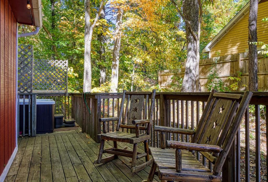 Four Bears Den, Hot Tub, 1089 Of Free Attraction Tickets For Each Paid Day, Dollywood And More ガトリンバーグ エクステリア 写真