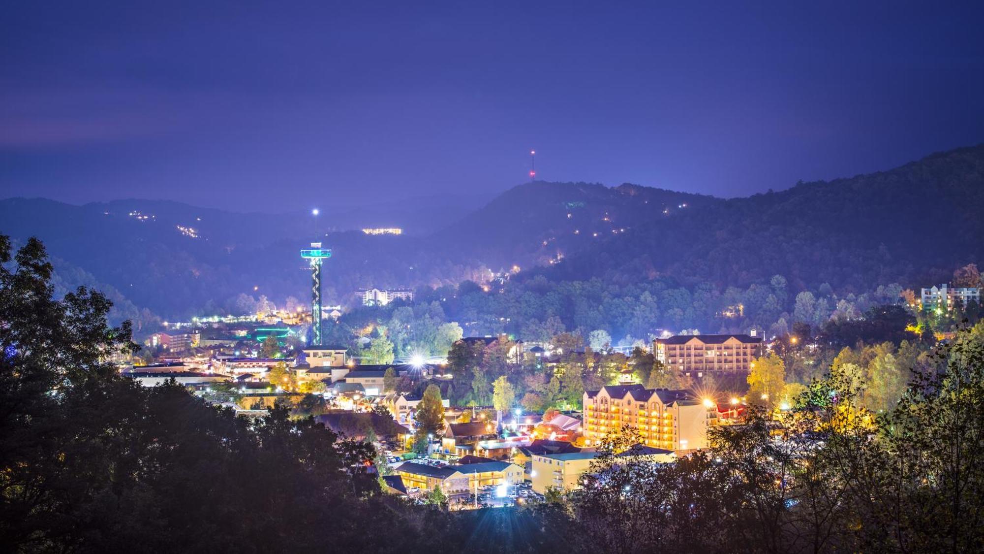 Four Bears Den, Hot Tub, 1089 Of Free Attraction Tickets For Each Paid Day, Dollywood And More ガトリンバーグ エクステリア 写真